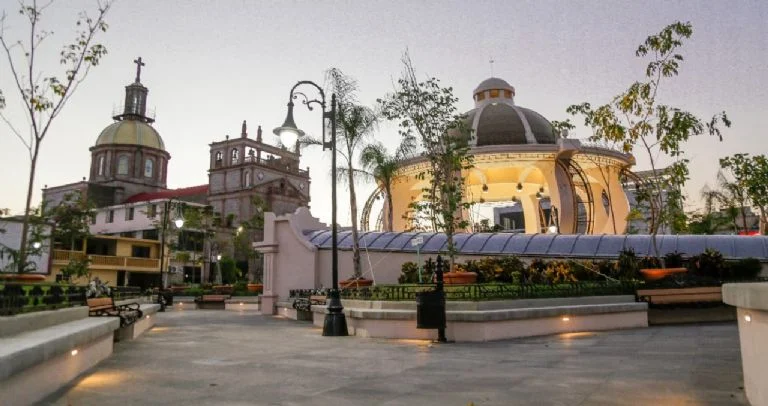 Plaza Isauro Alfaro 1